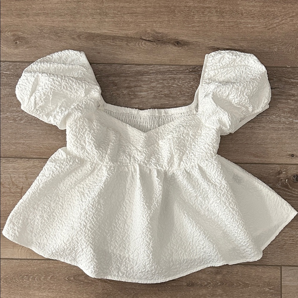 SHEIN White Textured Puff Sleeve Blouse